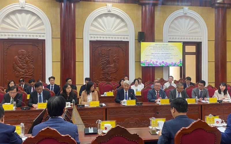 B42D7A3E-AC25-4ED2-B033-089BFF40202D