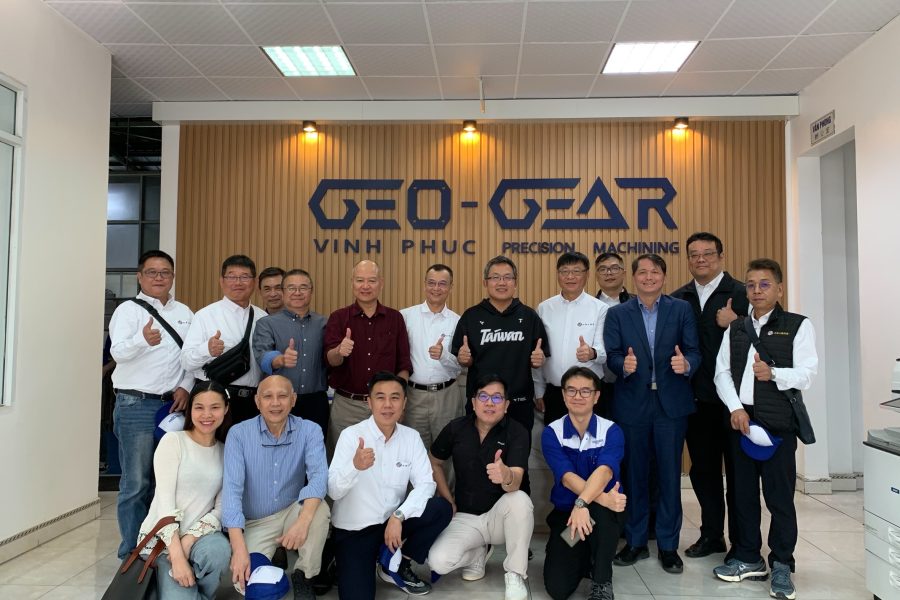 駐越南代表處劉世忠大使率團參訪越南精業工業有限公司（GEO-GEAR）